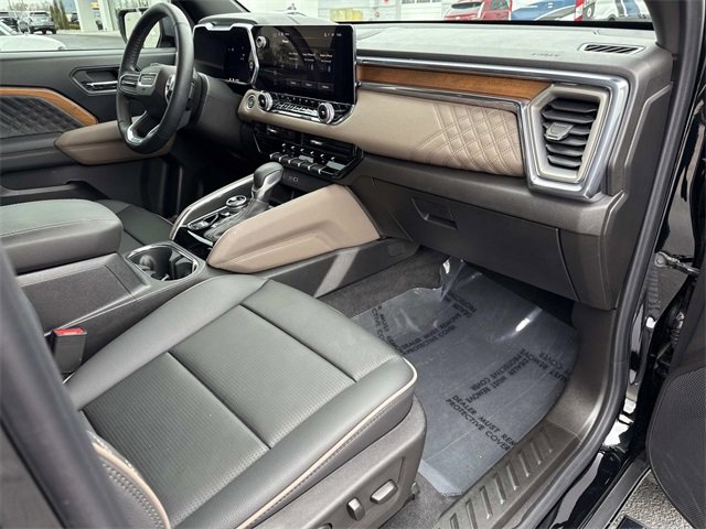 Used 2025 GMC Canyon Denali image 12