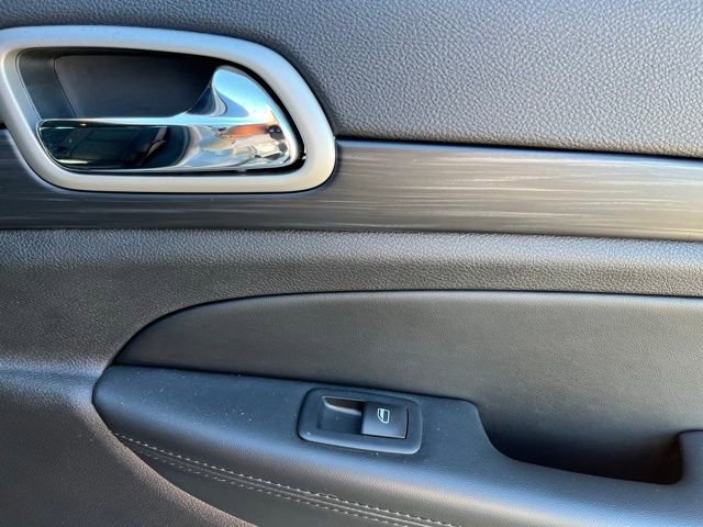 Certified 2021 Jeep Grand Cherokee Laredo w/ Security & Convenience Group image 22