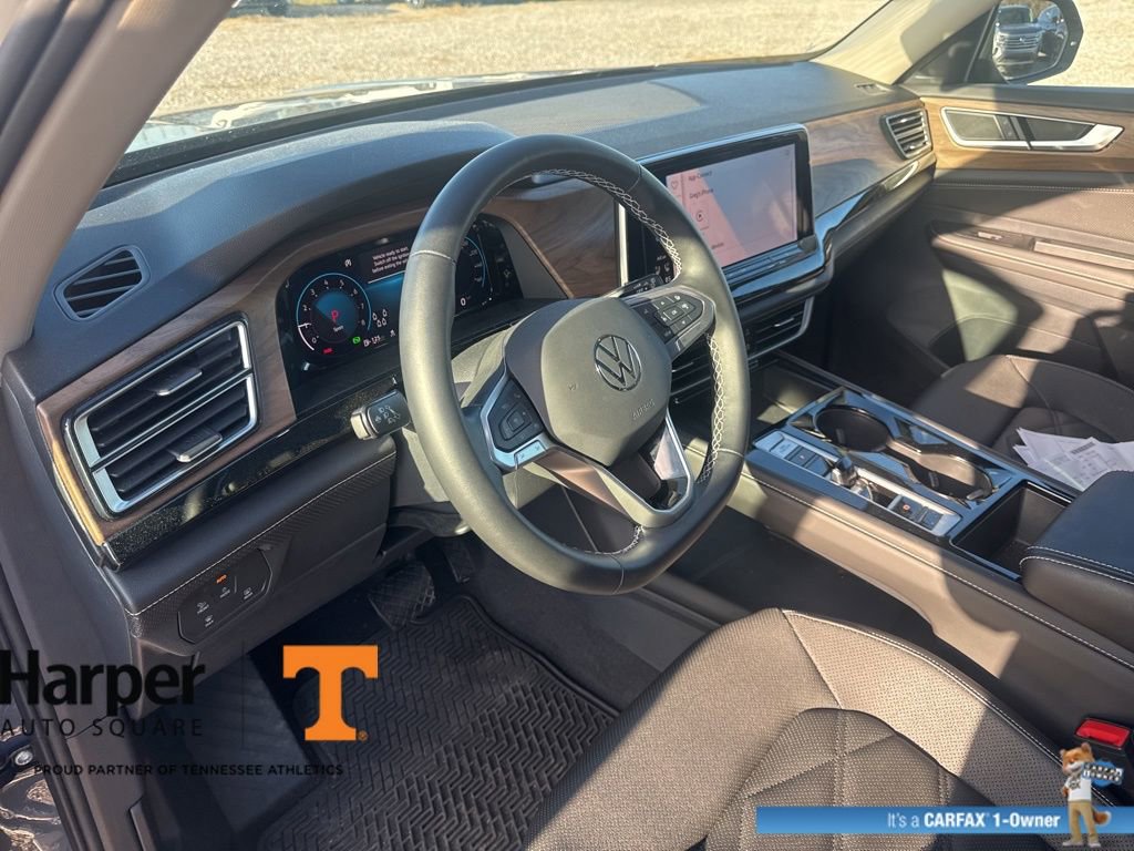 Used 2025 Volkswagen Atlas SE image 14