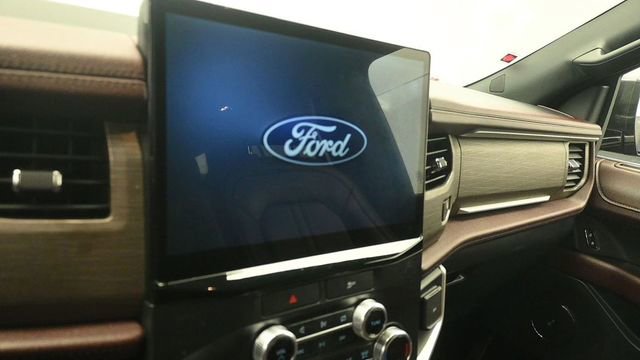 Used 2022 Ford Expedition Limited AWD/4WD image 17