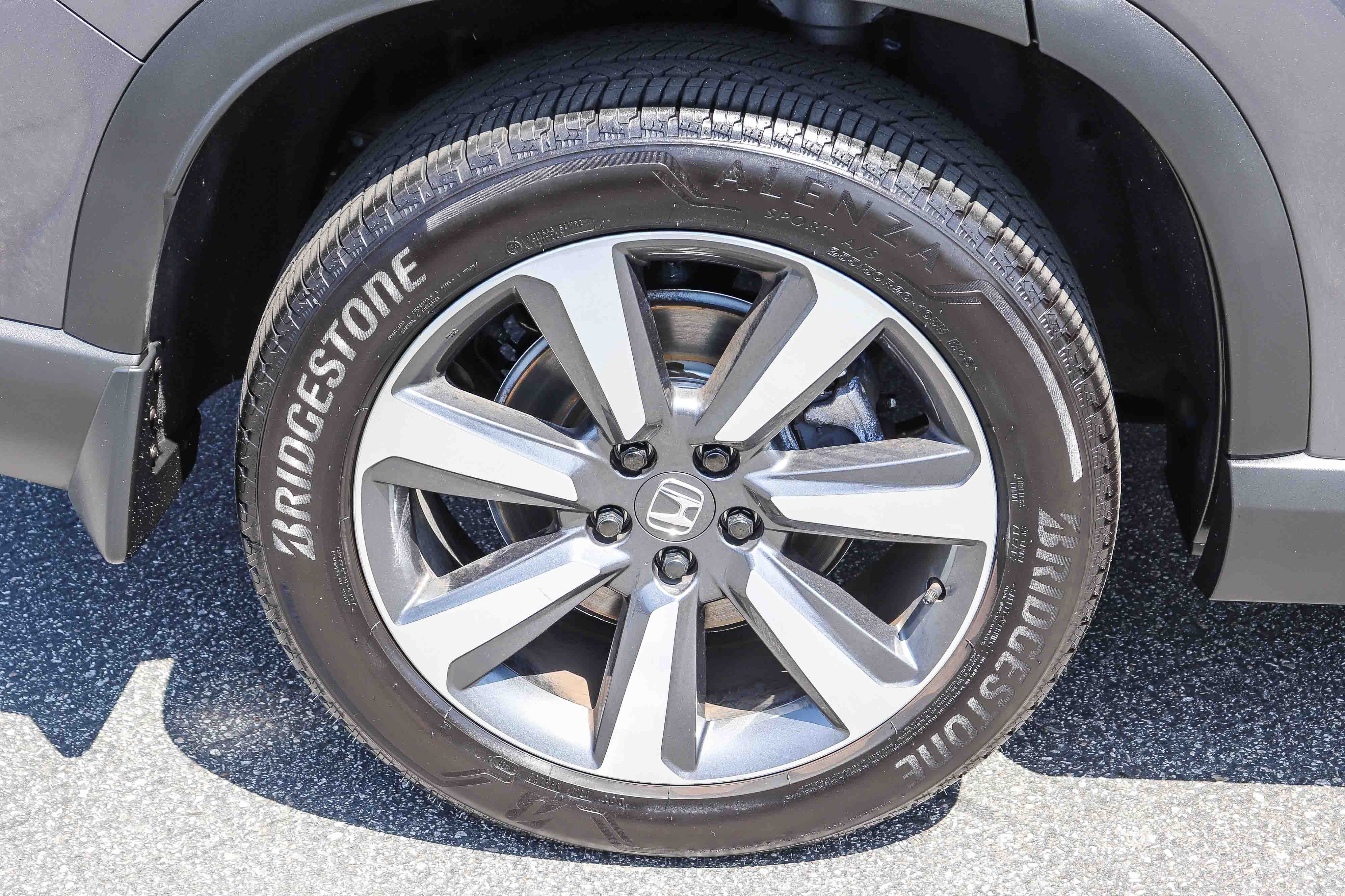 Used 2025 Honda Pilot Touring image 8