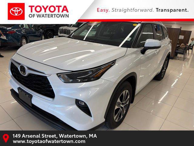 Certified 2026 Toyota Highlander XLE AWD/4WD image 1