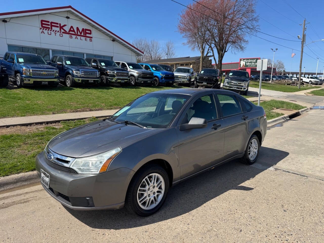 Used 2011 Ford Focus SE image 1