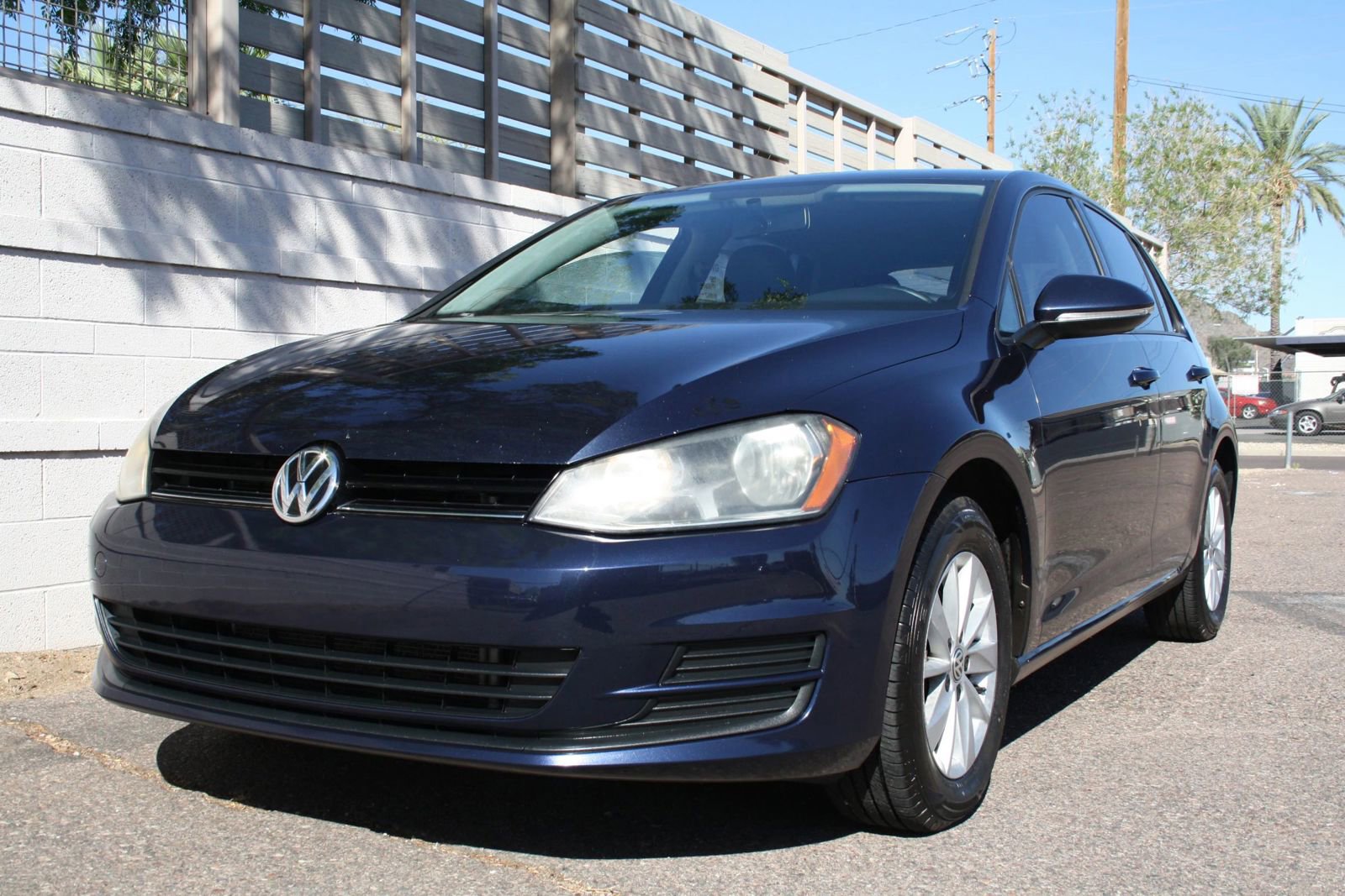 Used 2015 Volkswagen Golf S image 27