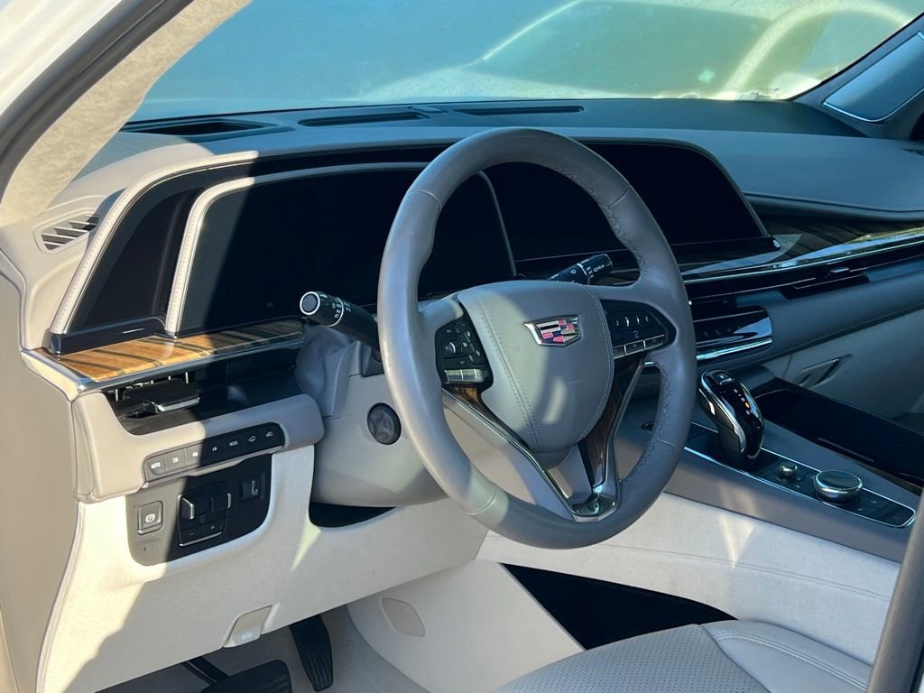 Certified 2022 Cadillac Escalade Premium Luxury Platinum w/ Heavy-Duty Trailer Package AWD/4WD image 8