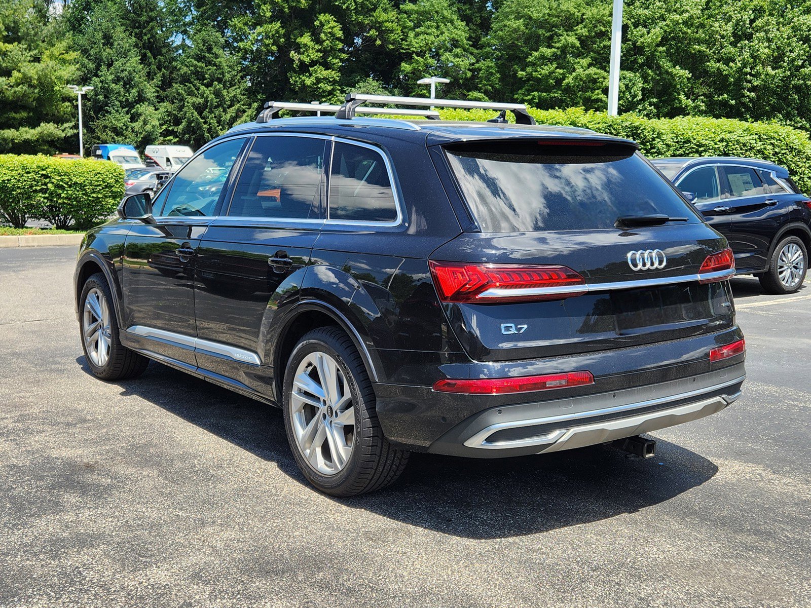 Used 2021 Audi Q7 2.0T Premium Plus w/ Premium Plus Package AWD/4WD image 3