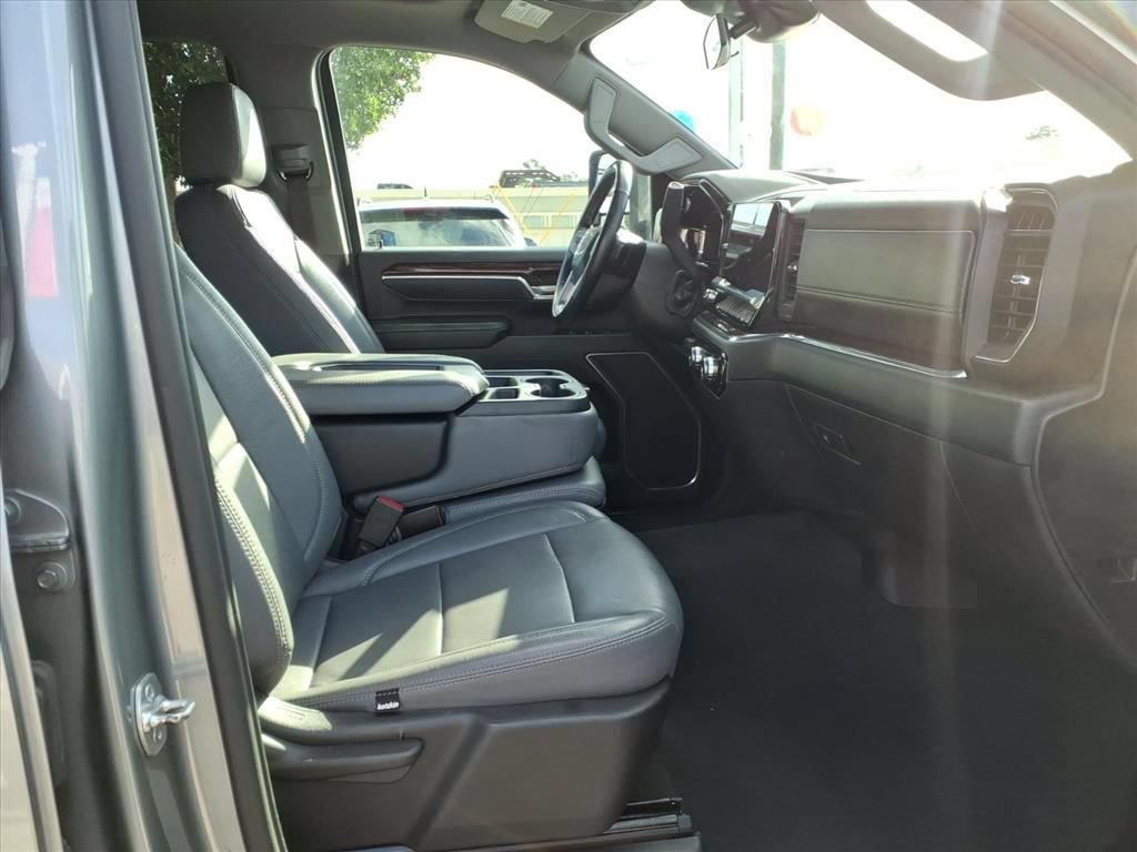 Used 2025 GMC Sierra 2500 SLE w/ Preferred Package AWD/4WD image 17