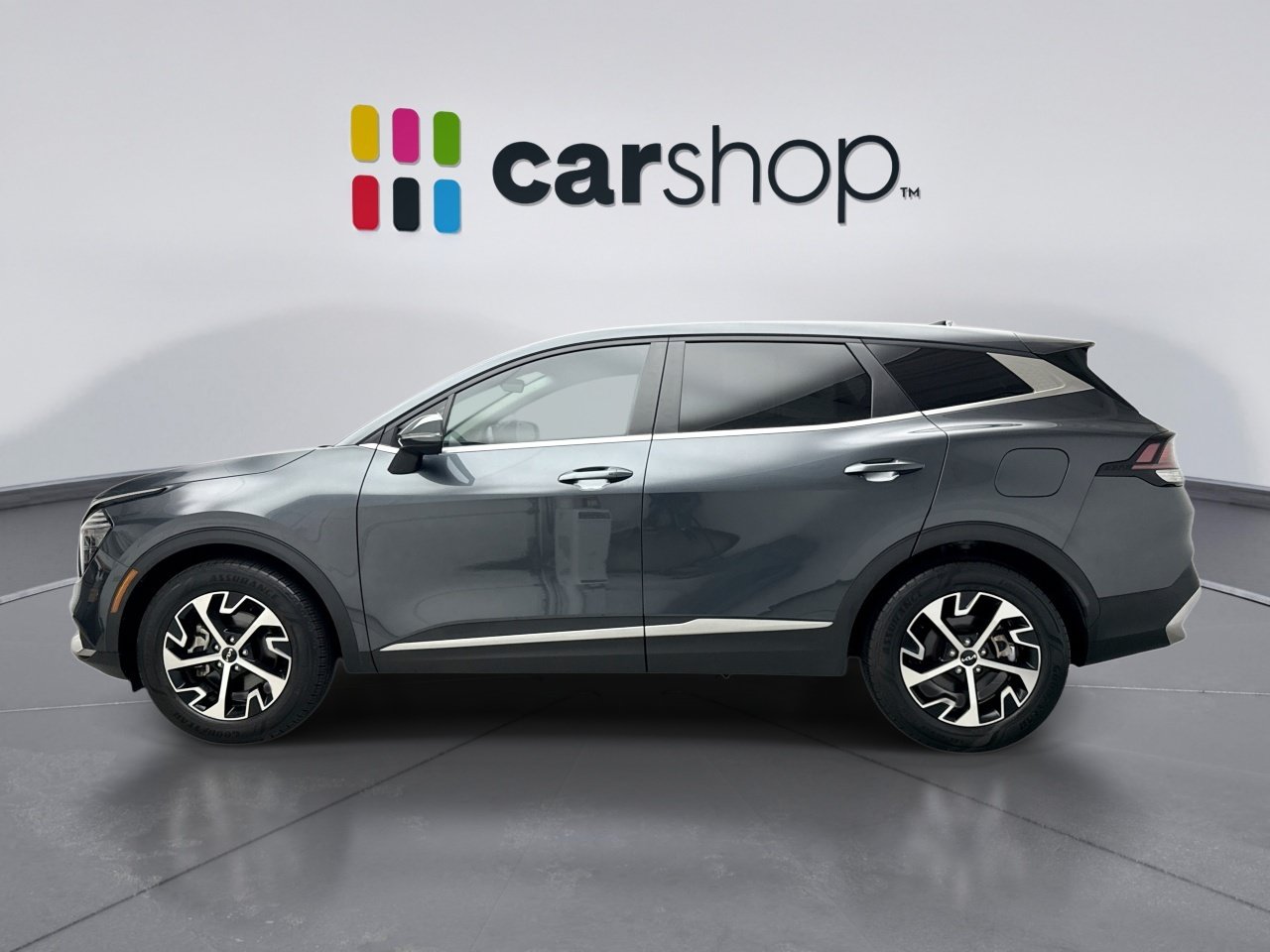 Used 2024 Kia Sportage EX FWD image 2