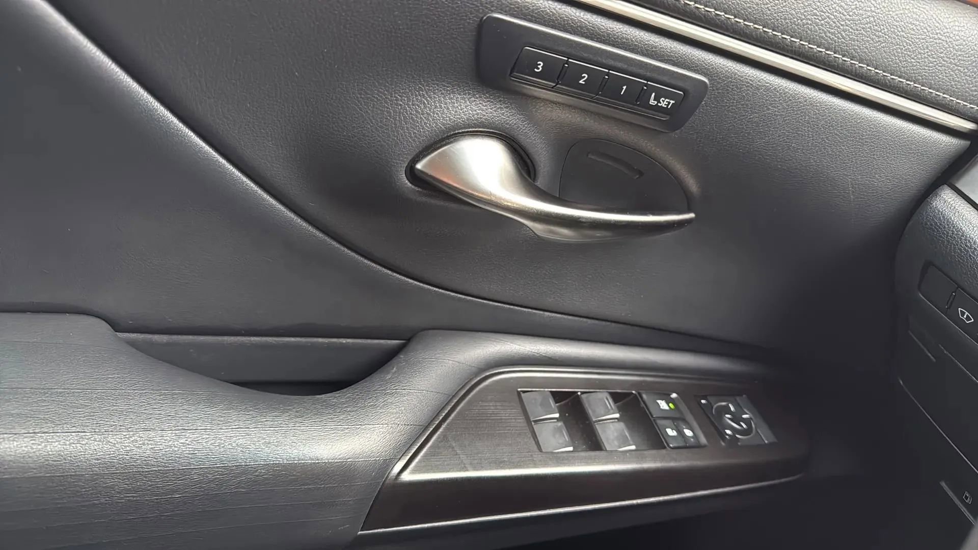 Used 2019 Lexus ES 350 image 22