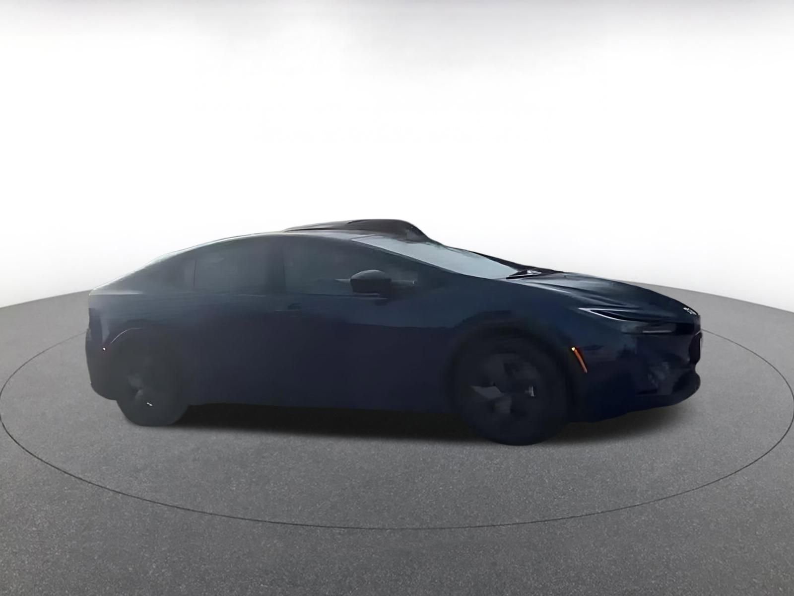 Used 2025 Toyota Prius LE image 3