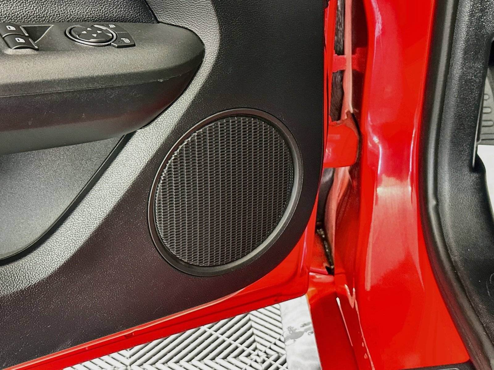 Used 2020 Ford Mustang Coupe RWD image 18