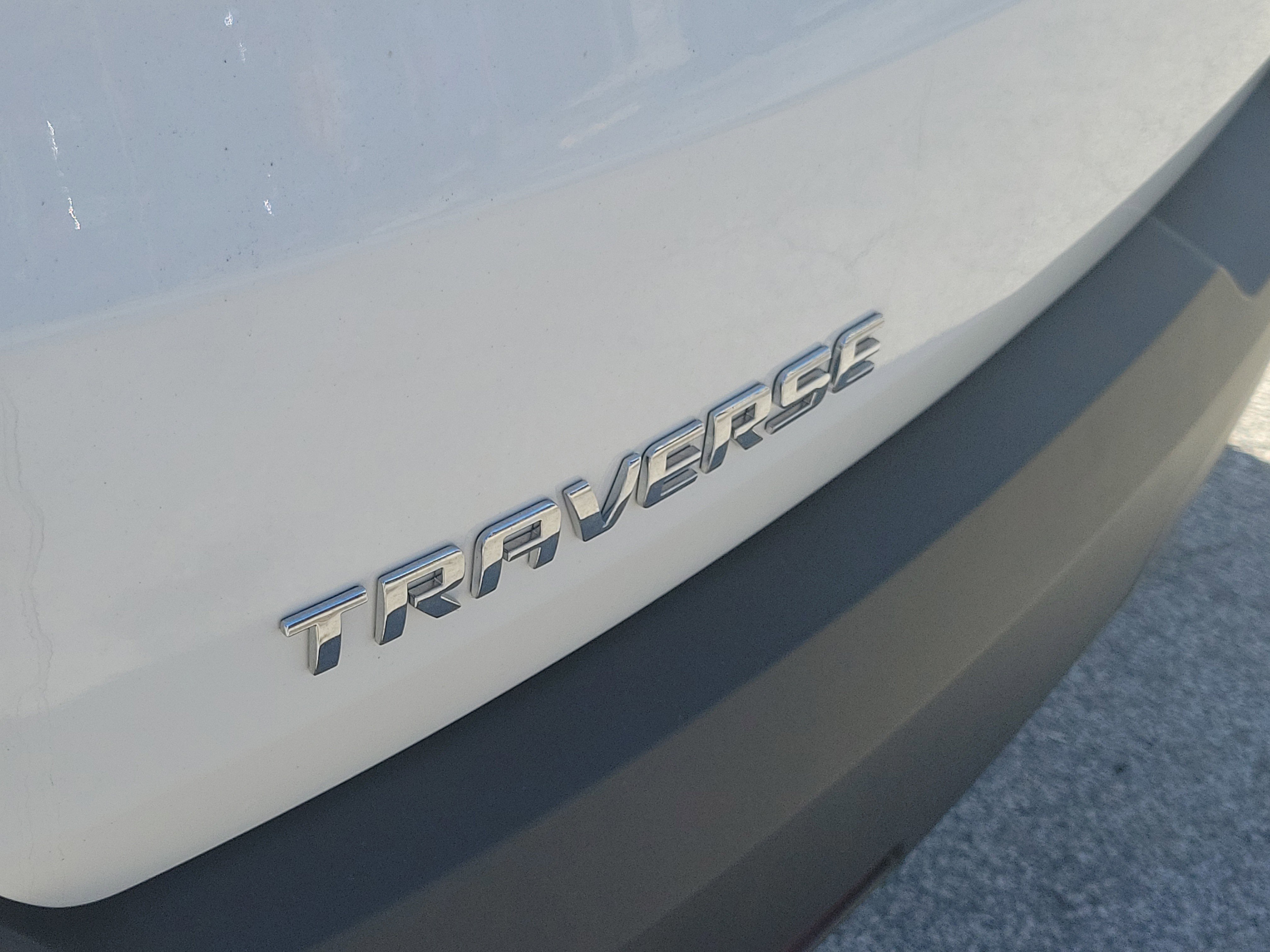 Used 2023 Chevrolet Traverse LT image 11
