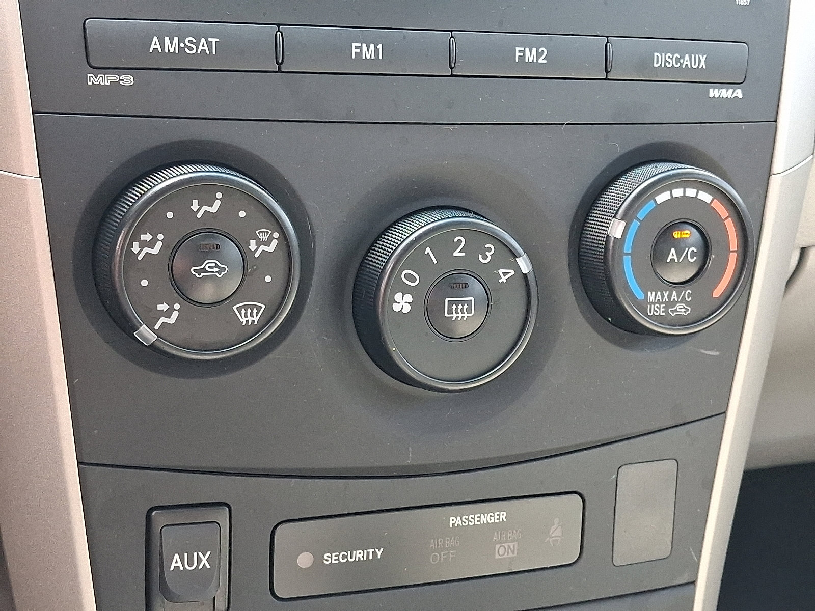 Used 2013 Toyota Corolla L FWD image 18