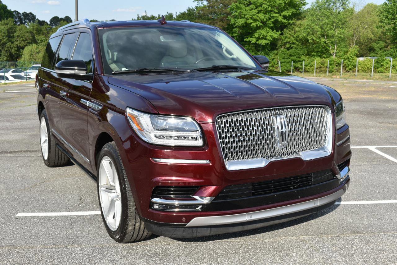 Used 2018 Lincoln Navigator Select RWD image 4