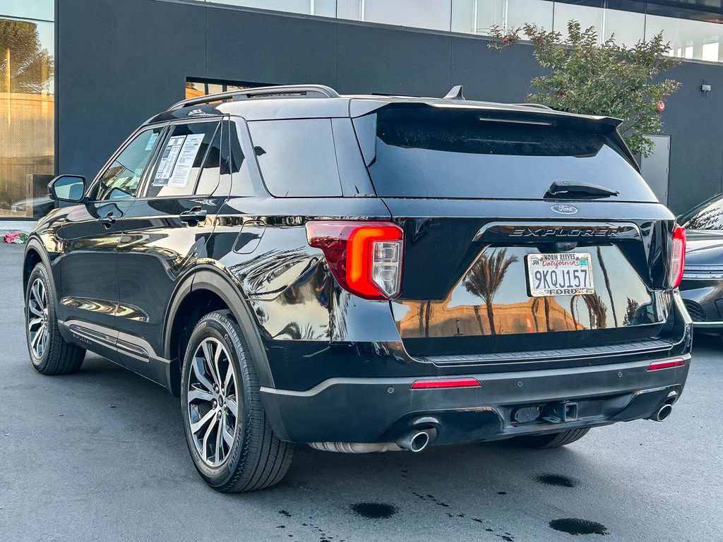 Used 2023 Ford Explorer ST-Line w/ Class IV Trailer Tow Package RWD image 9