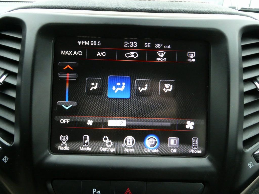 Used 2017 Jeep Cherokee Latitude w/ Safety/Convenience Group image 26