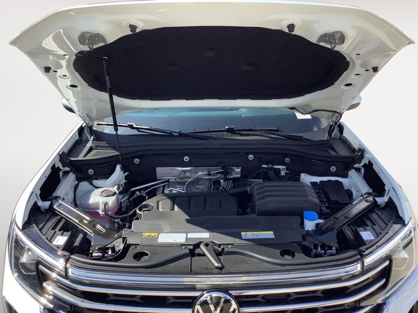 New 2026 Volkswagen Atlas SE FWD image 11