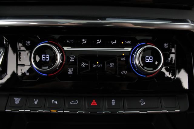 New 2026 GMC Sierra 3500 Denali Ultimate AWD/4WD image 8