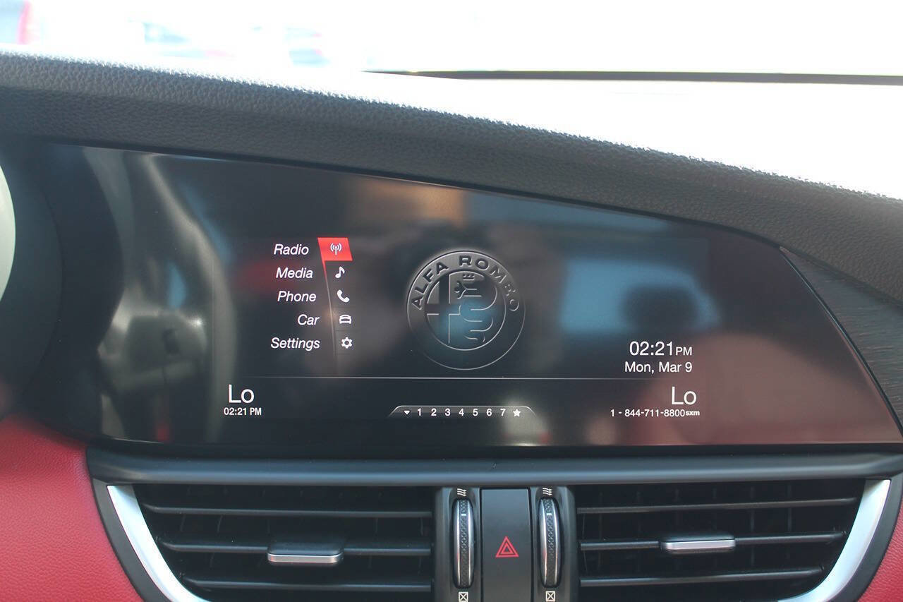 Used 2019 Alfa Romeo Giulia Ti w/ Nero Edizione image 33