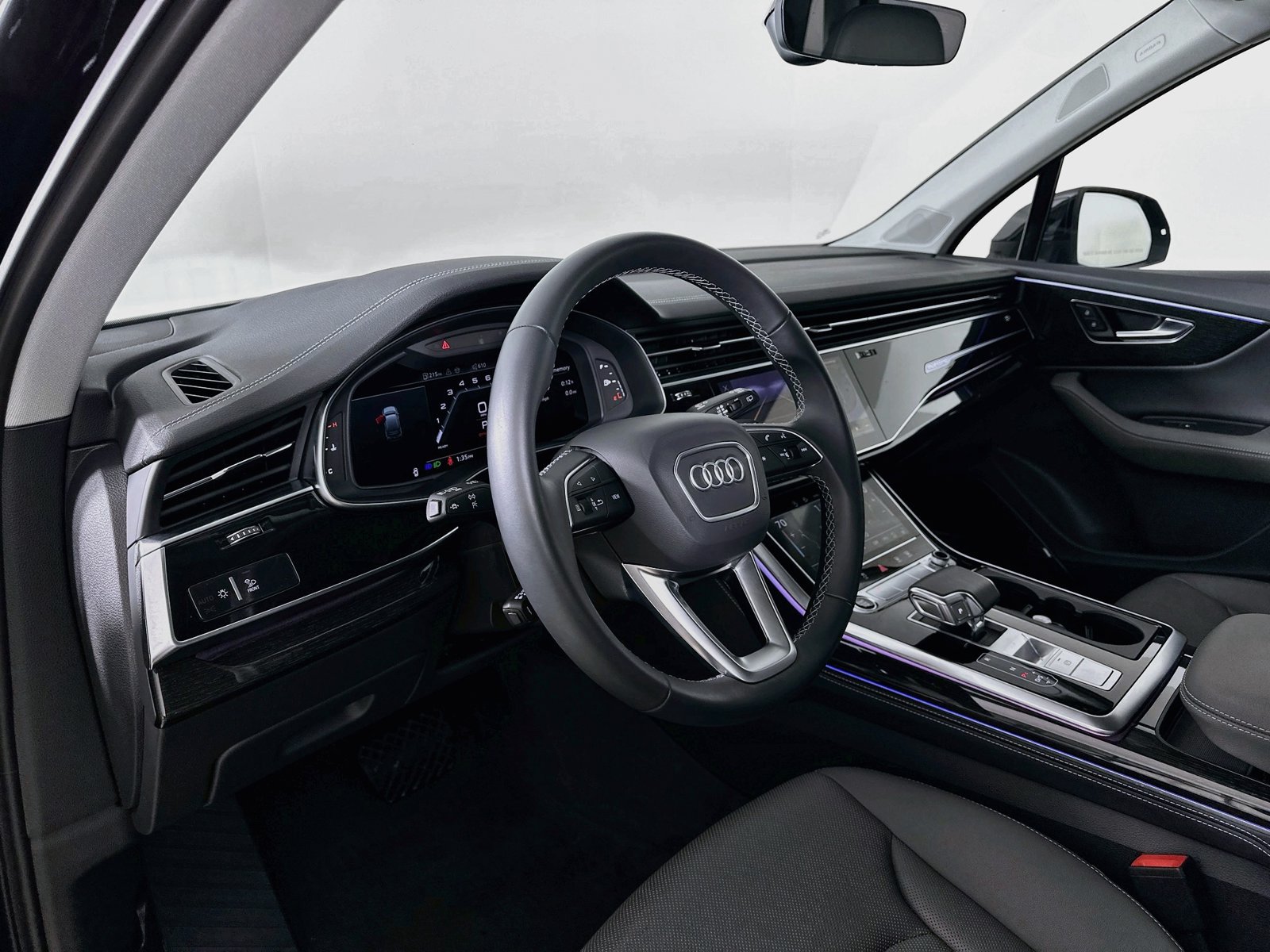 Used 2025 Audi Q7 3.0T Premium Plus w/ Premium Plus Package AWD/4WD image 33