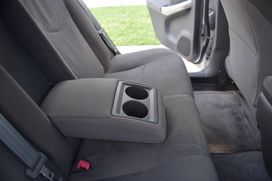 Used 2010 Toyota Prius Two FWD image 77