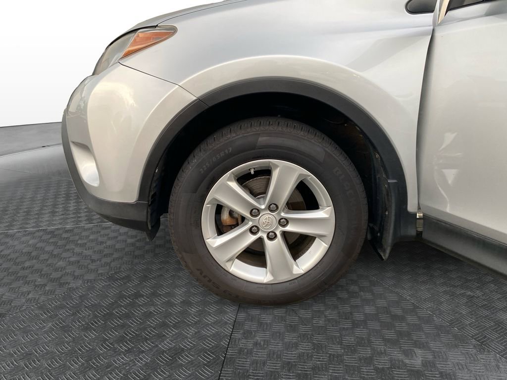 Used 2013 Toyota RAV4 XLE AWD/4WD image 14