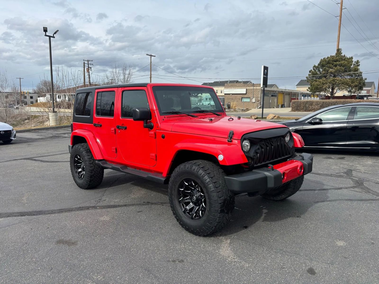 Used 2017 Jeep Wrangler Unlimited Sahara w/ Connectivity Group image 3