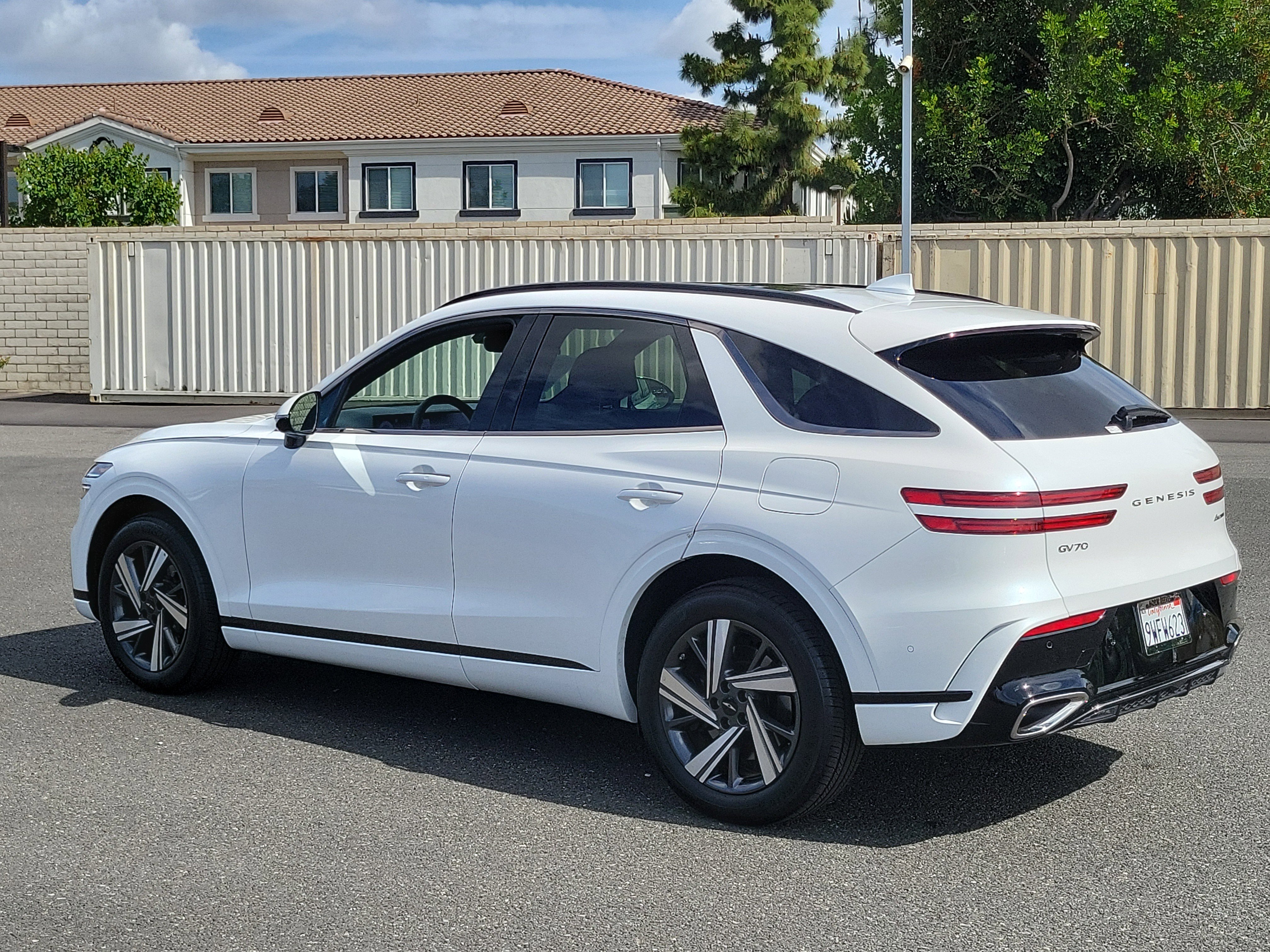 Certified 2026 Genesis GV70 3.5T Sport Advanced image 27