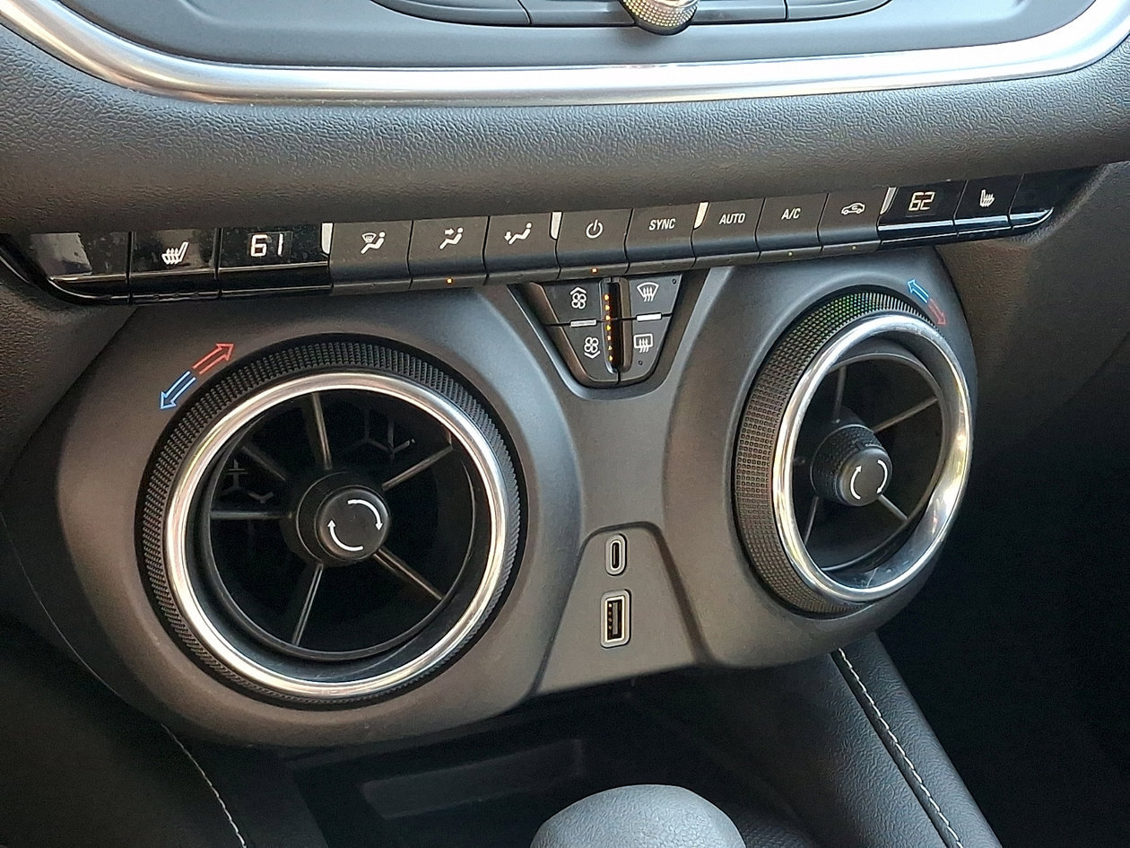 Used 2023 Chevrolet Blazer LT FWD image 15