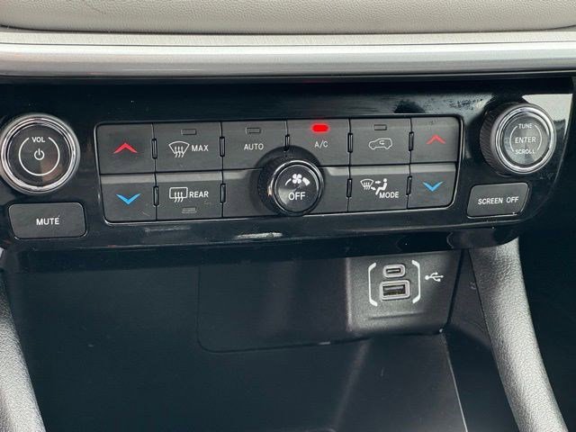 Certified 2025 Jeep Compass Limited image 18