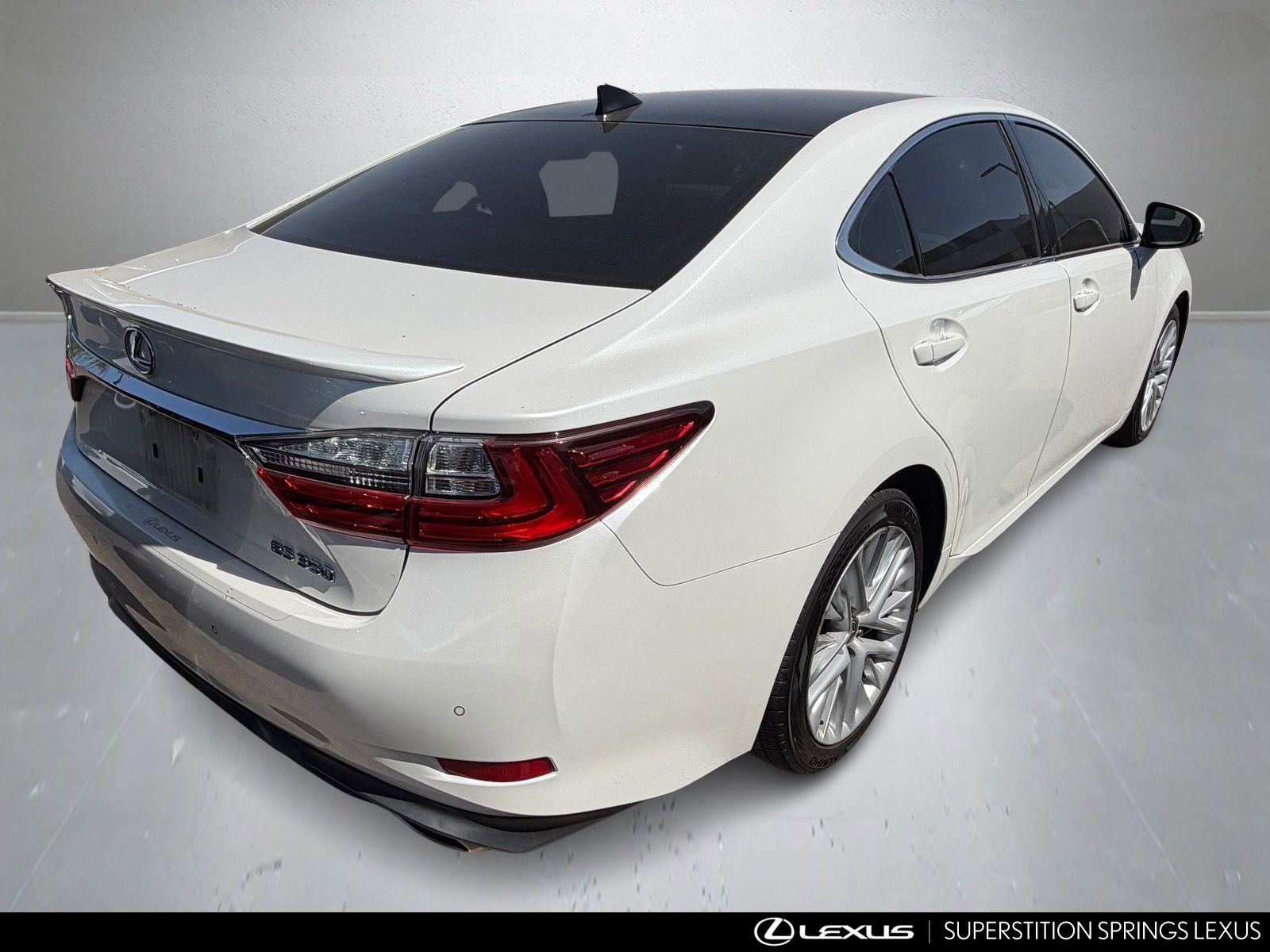 Used 2017 Lexus ES 350 w/ Ultra Luxury Package image 3