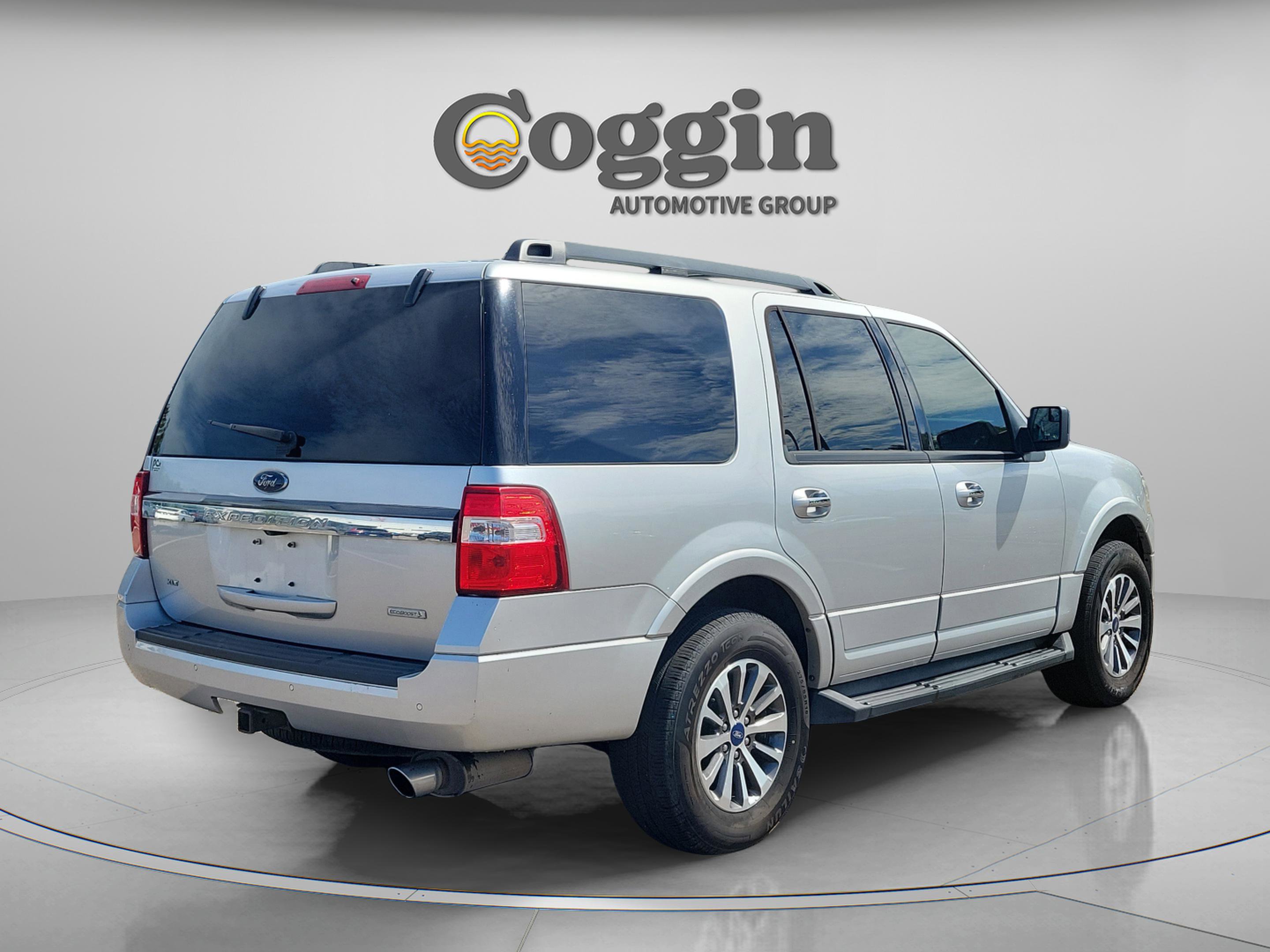 Used 2017 Ford Expedition XLT AWD/4WD image 5