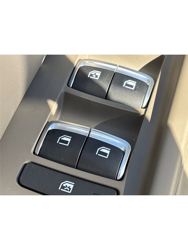 New 2026 Kia Carnival FWD image 26