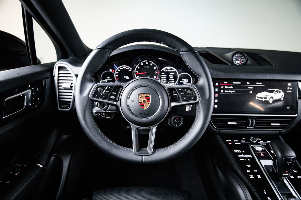 Certified 2023 Porsche Cayenne Coupe AWD/4WD image 25