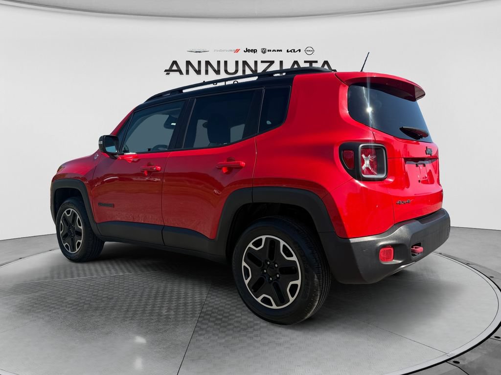 Used 2016 Jeep Renegade Trailhawk AWD/4WD image 3