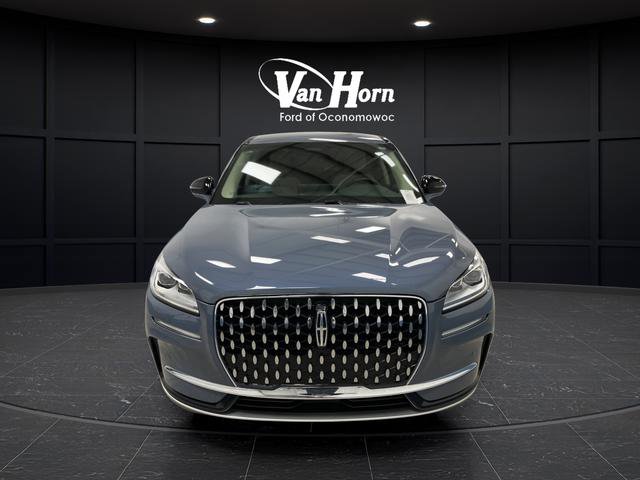 Used 2025 Lincoln Corsair Reserve w/ Towing Package AWD/4WD image 11