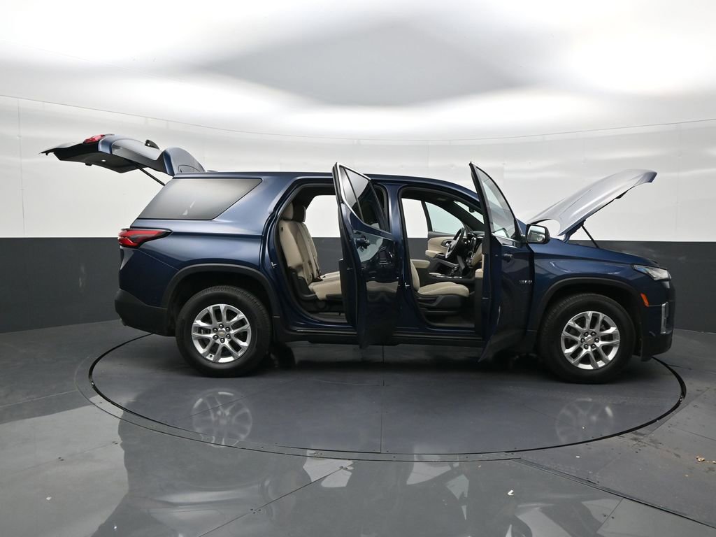 Used 2023 Chevrolet Traverse LS FWD image 29