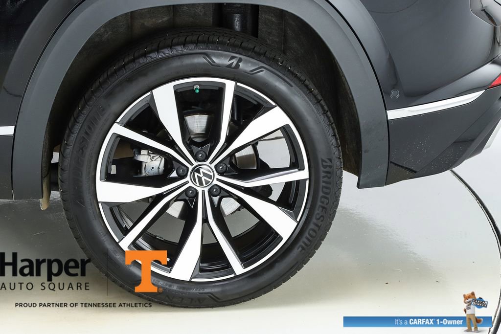 Used 2025 Volkswagen Atlas Cross Sport SEL Premium R-Line AWD/4WD image 45