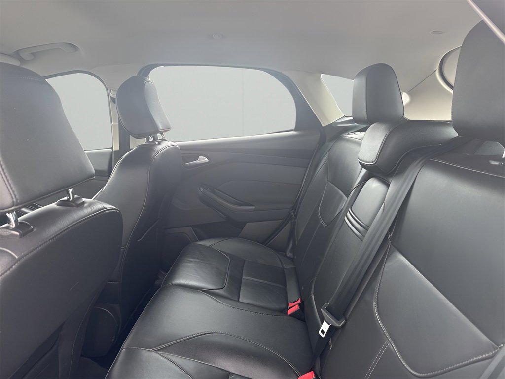 Used 2016 Ford Focus SE w/ Equipment Group 201A image 14