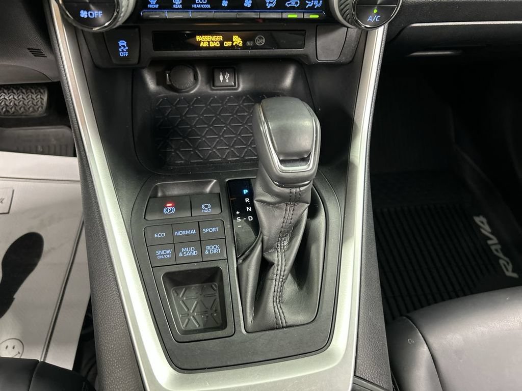 Used 2019 Toyota RAV4 XLE Premium w/ All Weather Liner Package AWD/4WD image 17