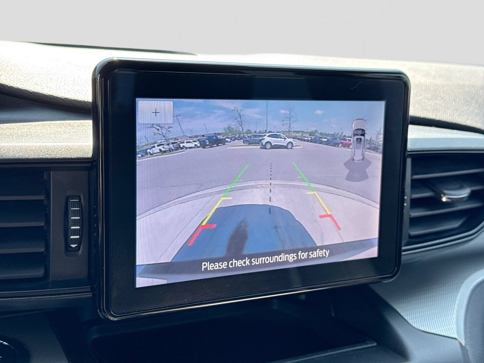Used 2020 Ford Explorer XLT w/ Class III Trailer Tow Package AWD/4WD image 32