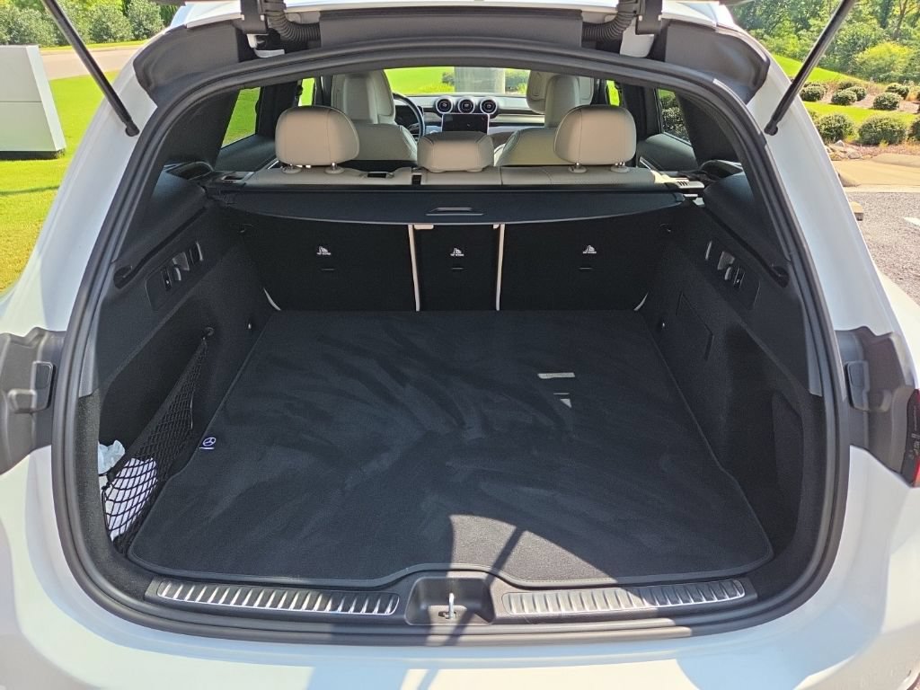 Used 2025 Mercedes-Benz GLC 300 image 9