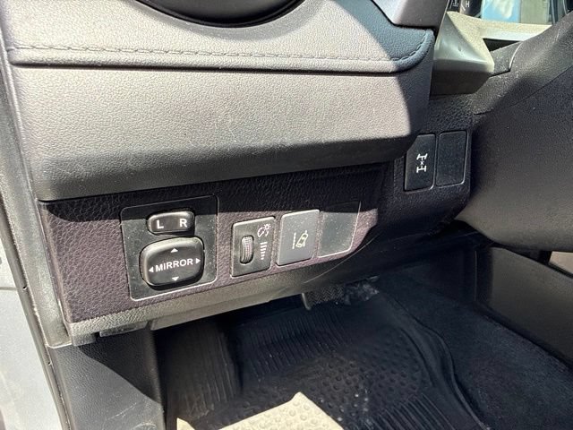 Used 2017 Toyota RAV4 LE w/ All Weather Liner Package AWD/4WD image 18