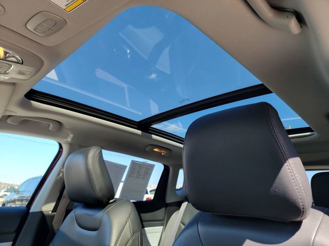 Certified 2022 Jeep Compass Latitude w/ Sun and Sound Group image 4