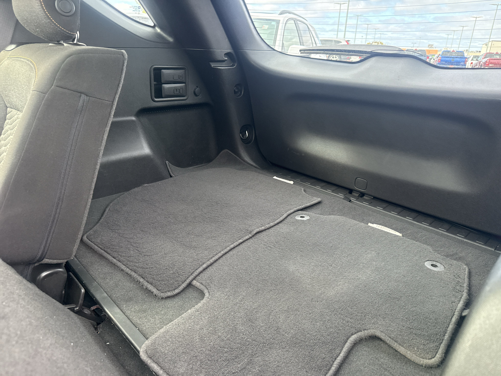 Certified 2018 Chevrolet Equinox LT FWD image 16