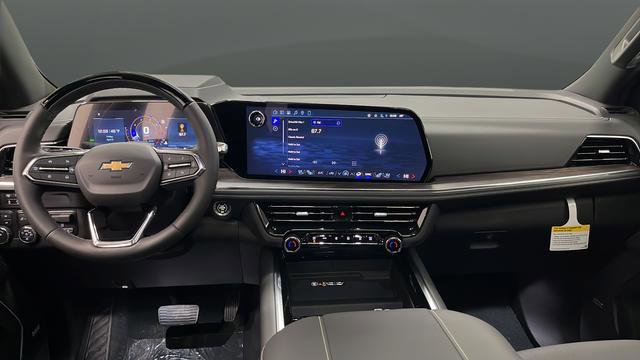 New 2026 Chevrolet Suburban Premier AWD/4WD image 11