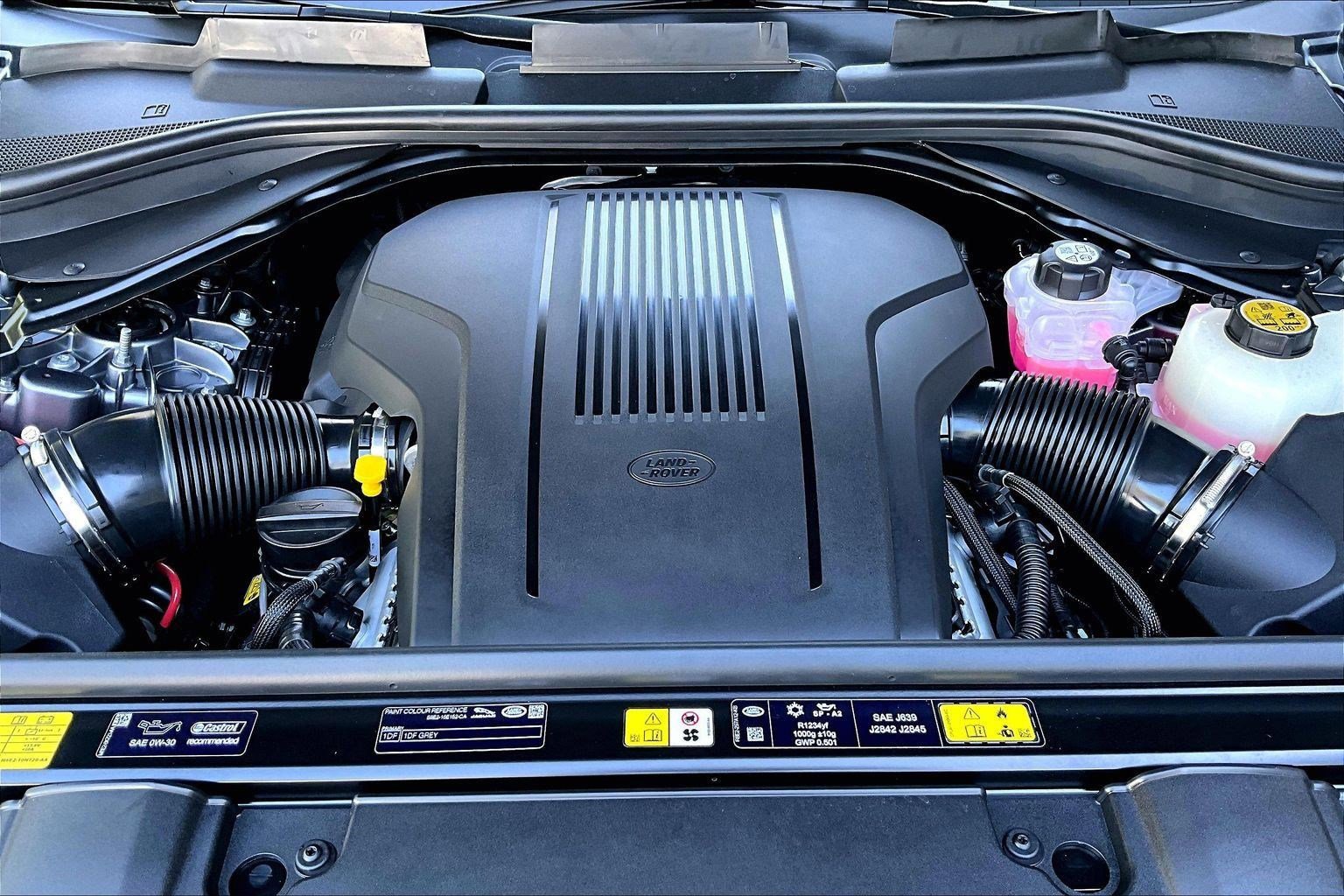 New 2026 Land Rover Range Rover Long Wheelbase SE image 13