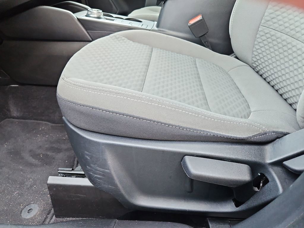 Used 2022 Ford Escape SE image 24
