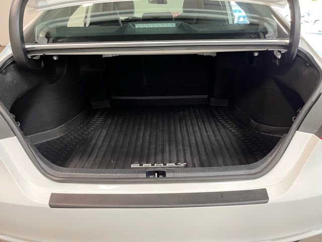 Used 2022 Toyota Camry SE FWD image 16