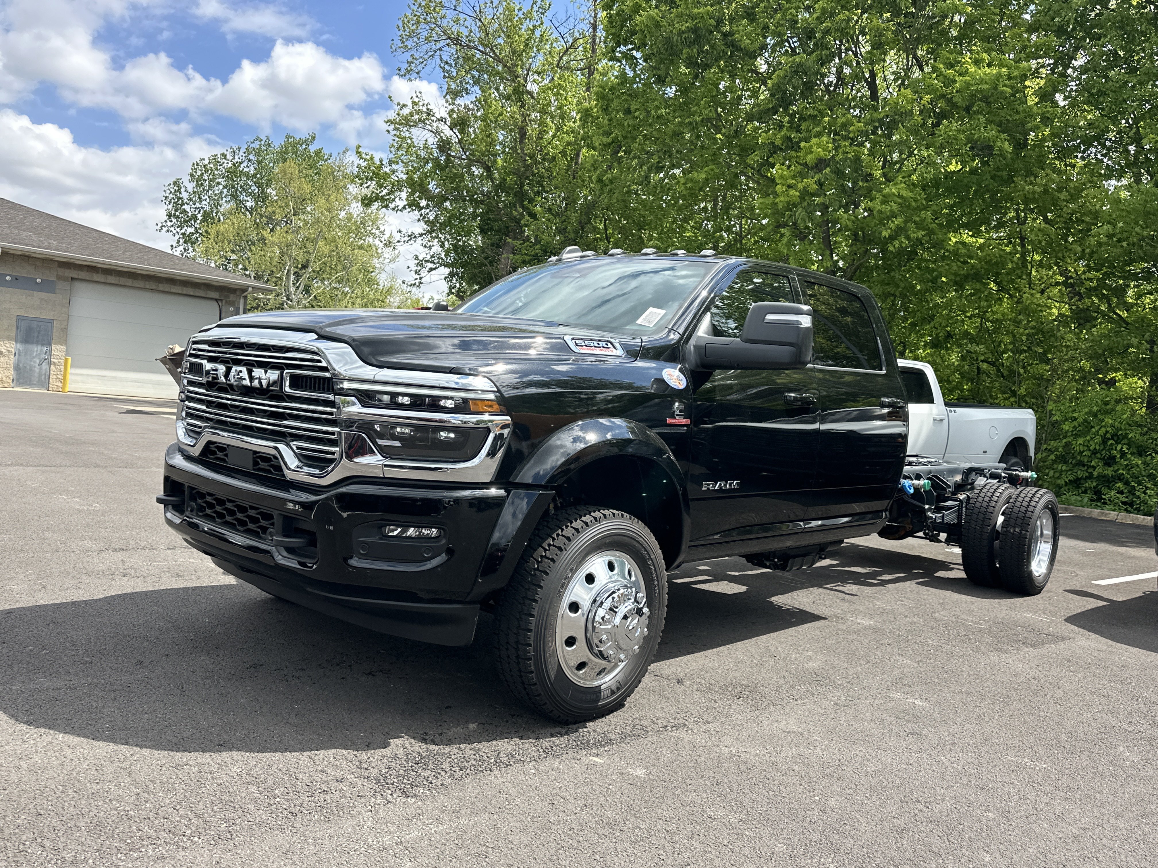 New 2026 RAM 5500 4x4 Crew Cab w/ Laramie Trim Package image 22